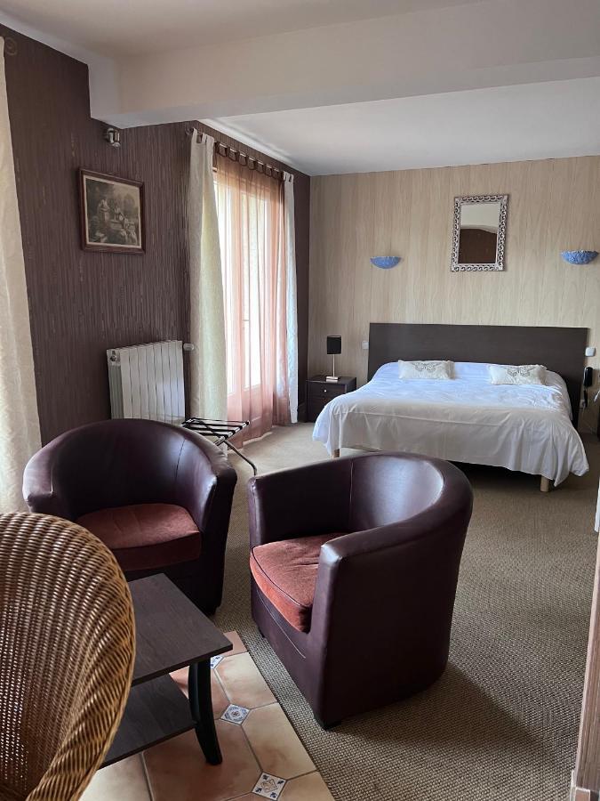 Hostellerie Saint Clement Vic-sur-Cère Buitenkant foto