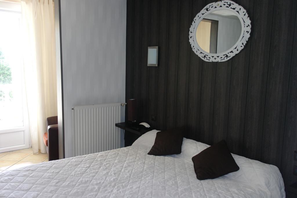 Hostellerie Saint Clement Vic-sur-Cère Buitenkant foto