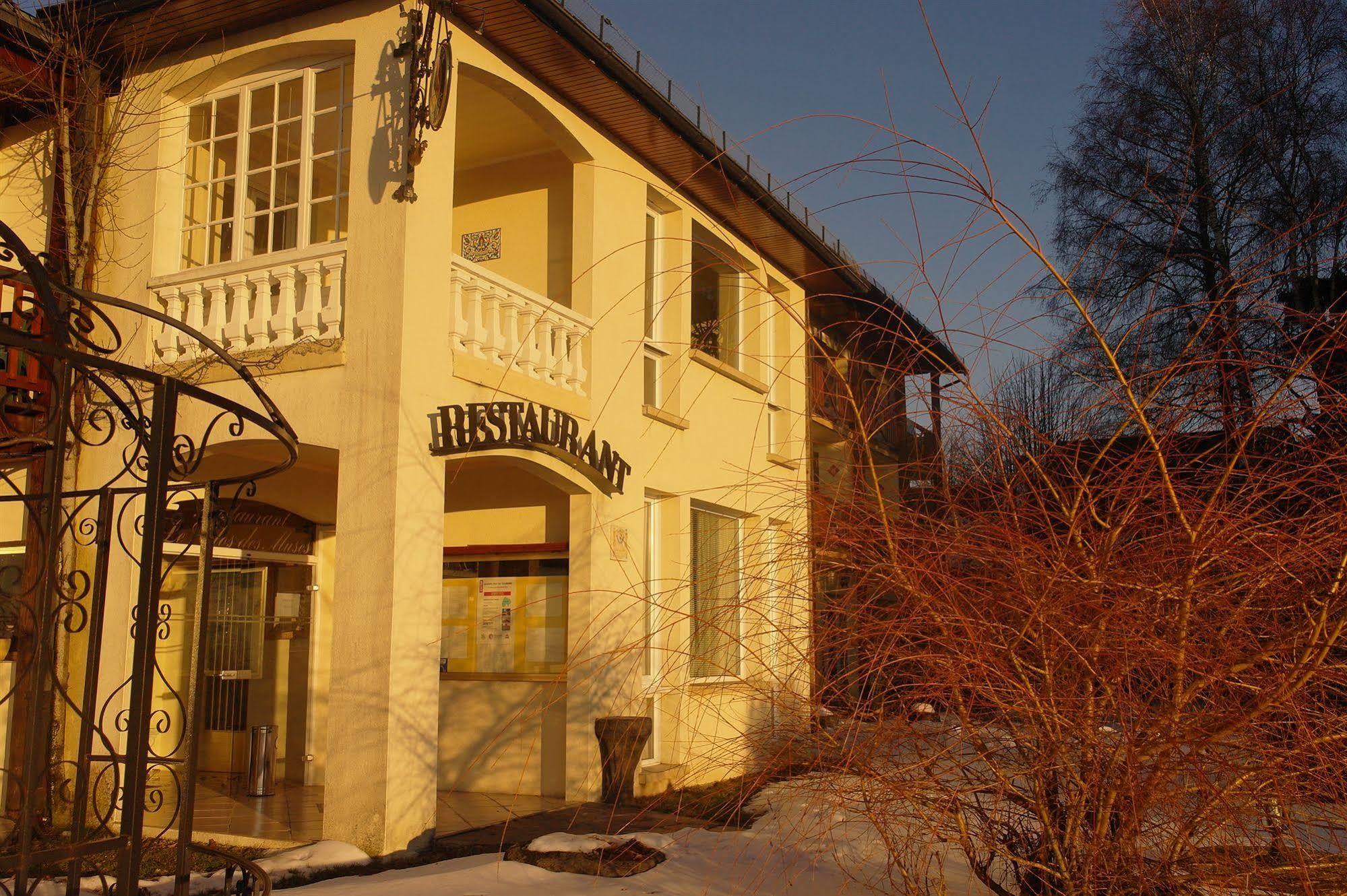 Hostellerie Saint Clement Vic-sur-Cère Buitenkant foto